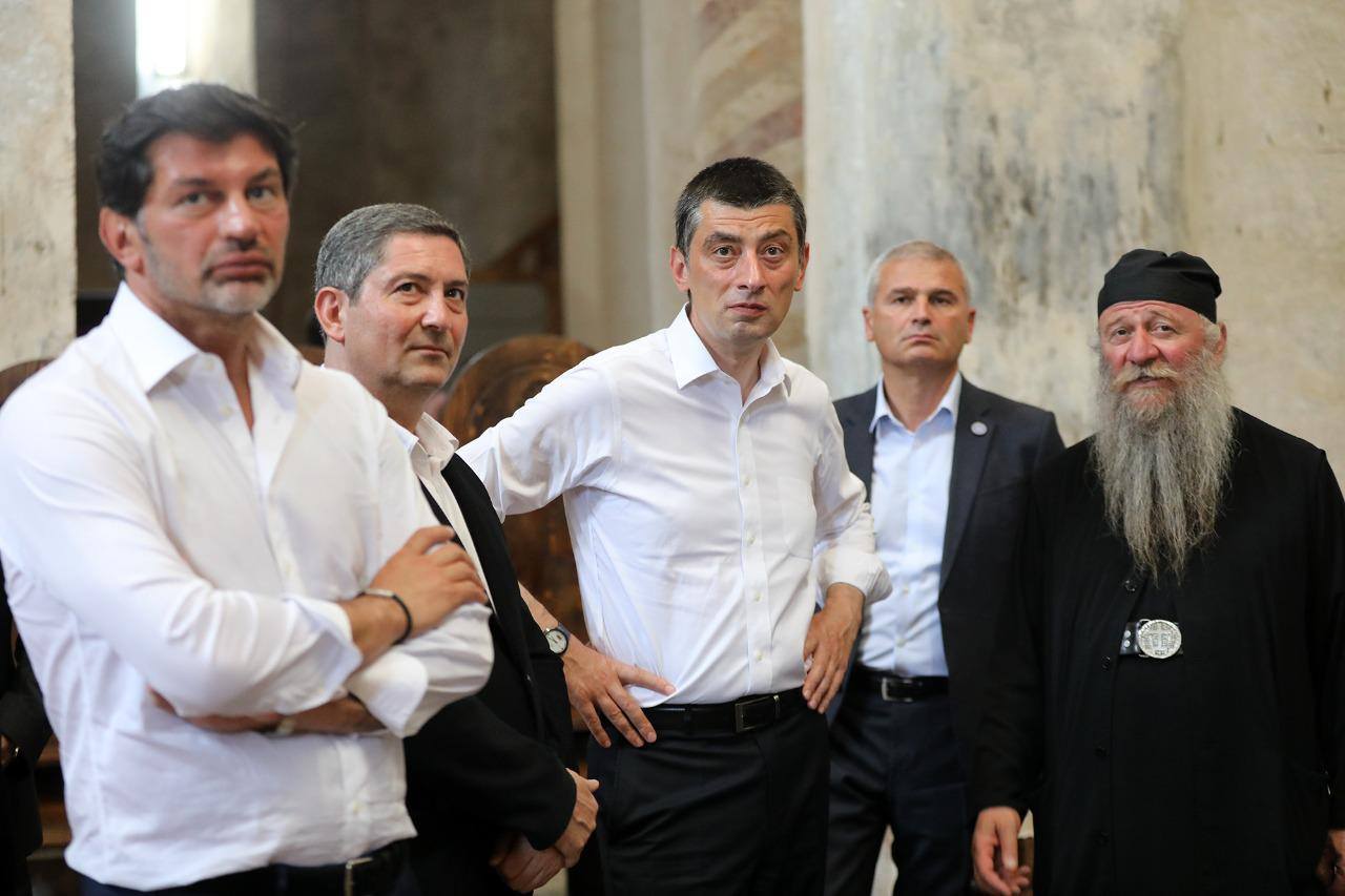გიორგი გახარიამ ალავერდის მონასტრის ტერიტორიაზე საფუტკრე მეურნეობა დაათვალიერა