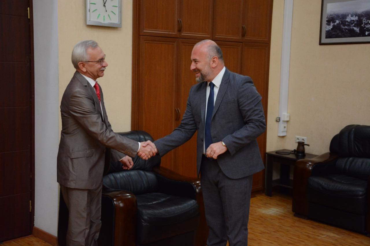 იმერეთში სახელმწიფო რწმუნებული ზვიად შალამბერიძე საქართველოში უკრაინის ელჩს, იგორ დოლგოვს შეხვდა