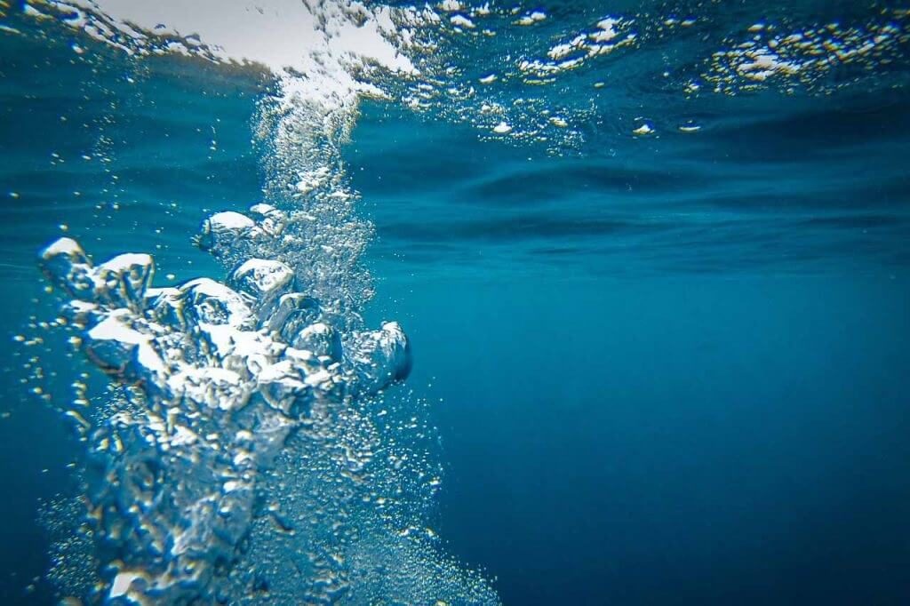 მეცნიერებმა შექმნეს მასალა, რომელიც ზღვის წყალს რამდენიმე წუთში სასმელ წყლად გარდაქმნის — #1tvმეცნიერება