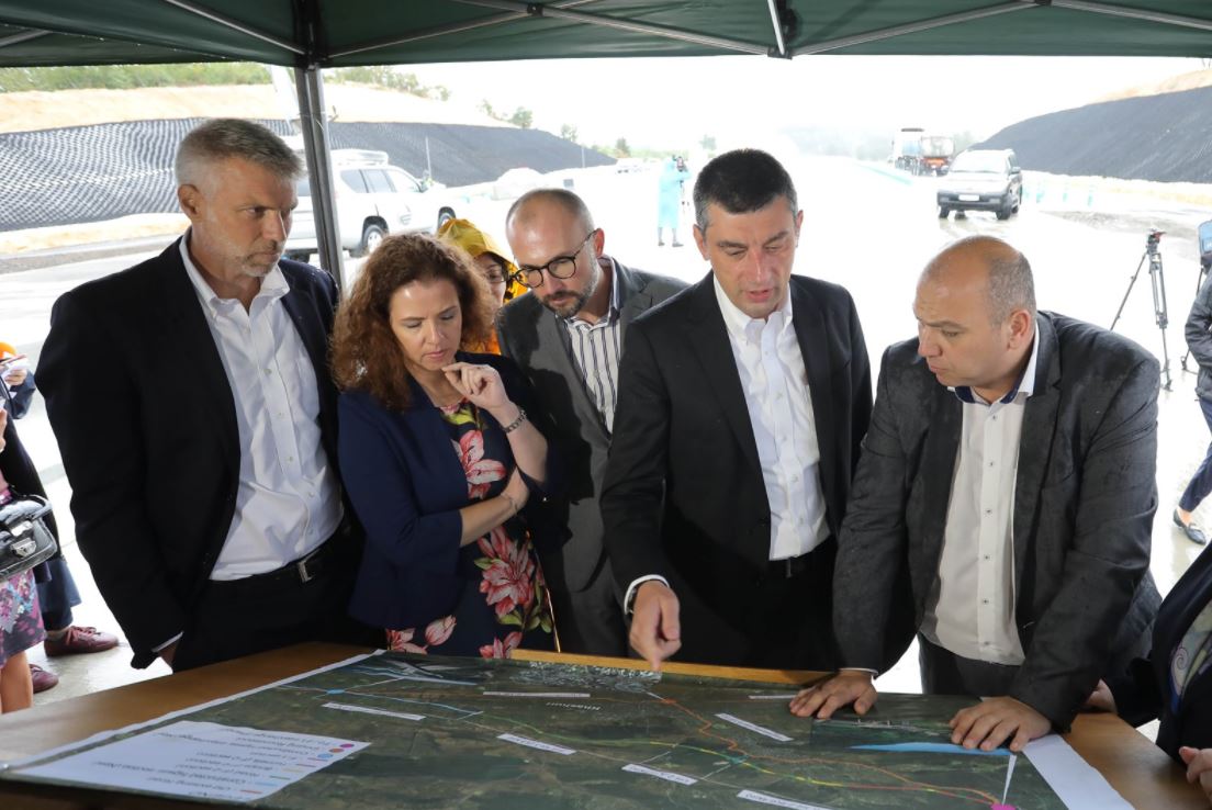 ევროკავშირის ელჩის მოადგილე - ხაშურის შემოვლითი გზის დასრულება საეტაპო მომენტია საქართველოს აღმოსავლეთ-დასავლეთის ჩქაროსნული გზის მშენებლობის ფარგლებში