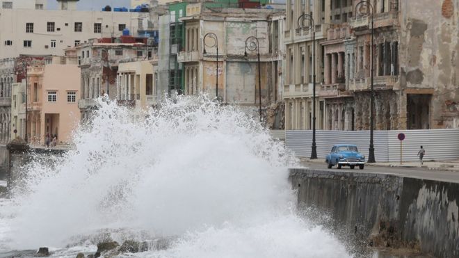 ტეხასისა და ლუიზიანის შტატების სანაპიროებს ქარიშხალი „ლაურა“ უახლოვდება