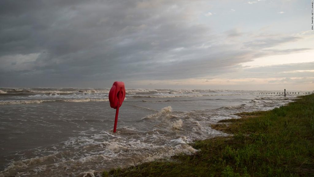 ტეხასისა და ლუიზიანას შტატების სანაპიროებს ქარიშხალი „ლაურა“ დაატყდა თავს
