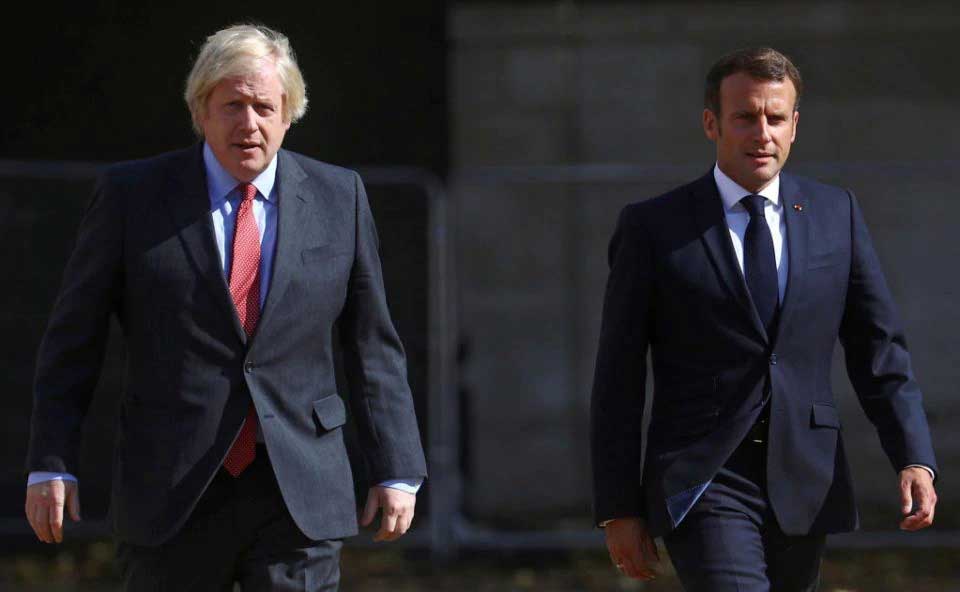 Fransa və Britaniya liderləri Rusiyadan Aleksey Navalnının zəhərləndirilməsi ilə bağlı dönmədən açıqlama tələb edirlər