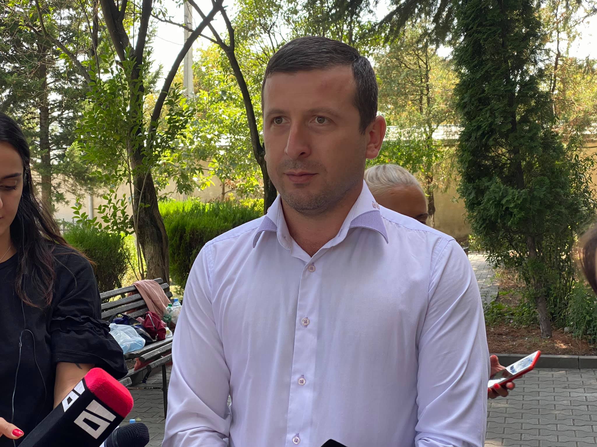 ზ.ხ.-ს ადვოკატი - ჩემი დაცვის ქვეშ მყოფის მამა შესაძლოა, იმ აქტივობების გამო დააკავეს, რომლებსაც მისი შვილის მიმართ ახორციელებდა