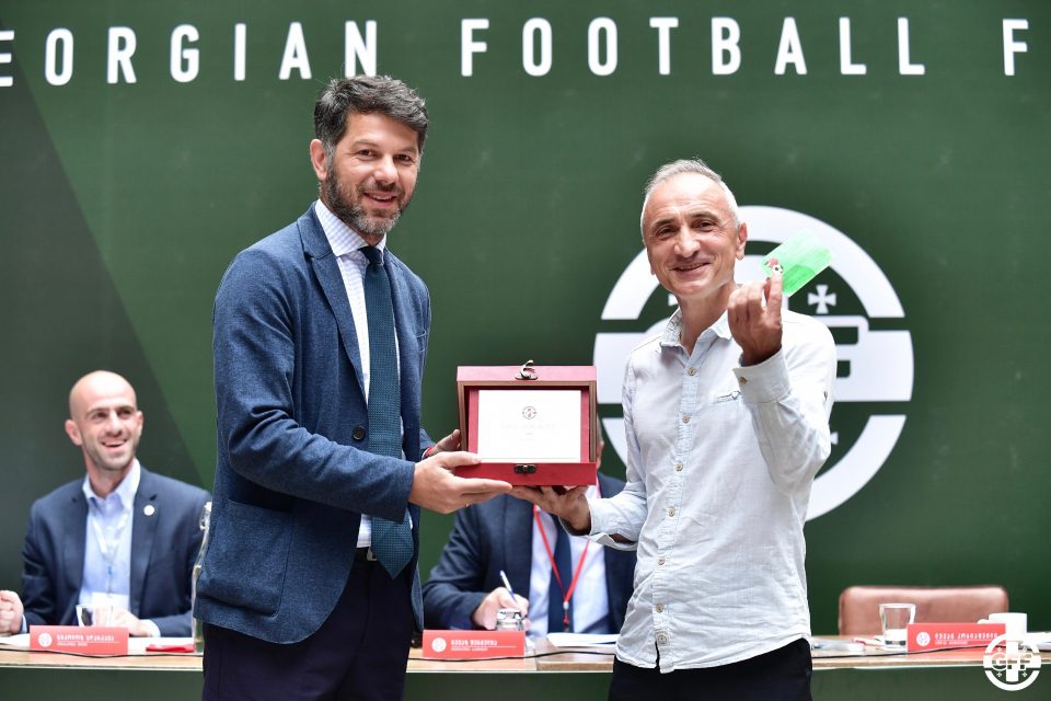 ფეხბურთის განვითარებაში შეტანილი წვლილისთვის - საქართველოს ფეხბურთის ფედერაციამ გამორჩეულები დააჯილდოვა