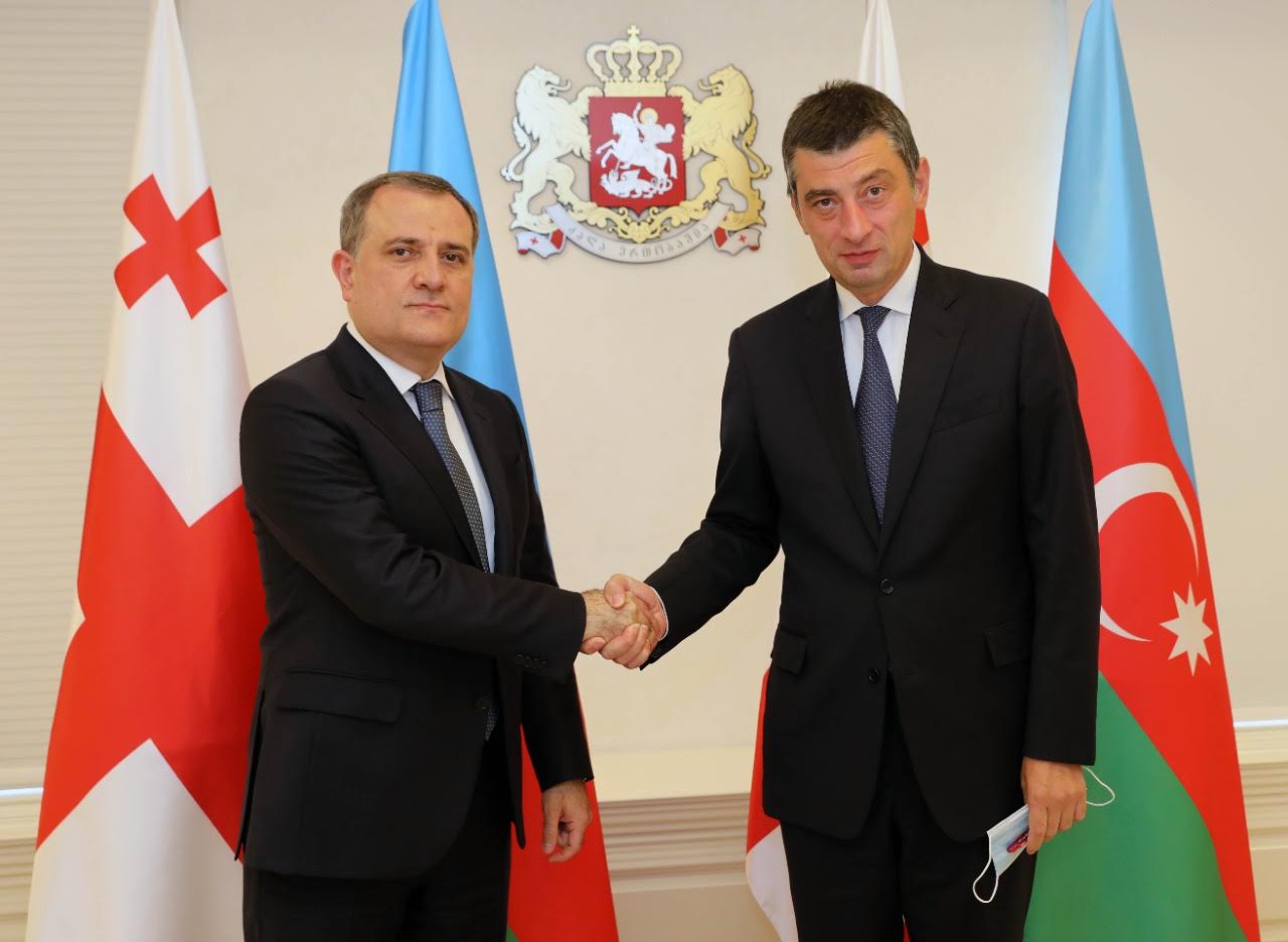 გიორგი გახარია აზერბაიჯანის საგარეო საქმეთა მინისტრს შეხვდა
