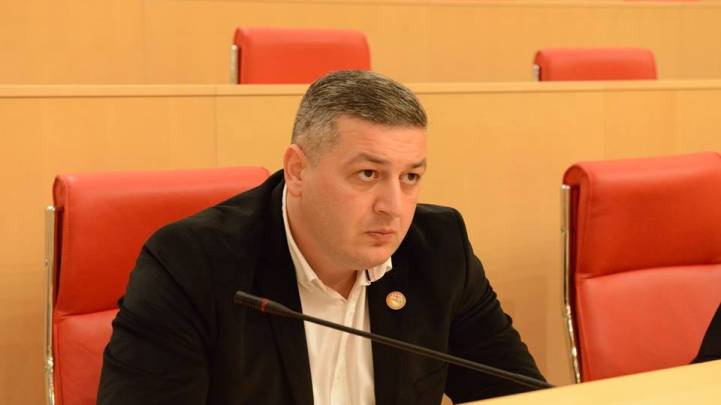 Վրաստանը հայ֊ադրբեջանական հակամարտությունում կողմ չպետք է լինի և պետք է զբաղեցնի չեզոք դիրք. Գիորգի Լոմիա