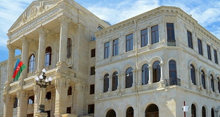 აზერბაიჯანის გენერალური პროკურატურის ინფორმაციით, სომხეთის მხრიდან იერიშების შედეგად 30 მშვიდობიანი მოქალაქე დაიღუპა, 143 კი დაშავდა