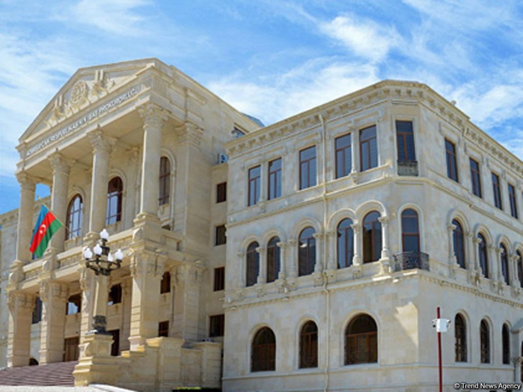 Azərbaycanda vəyan edirlər ki, Ermənistan tərəfindən həyata keçirilən hücumlar nəticəsində 41 mülki vətəndaş həlak oldu, 205 vətəndaş xəsarət aldı