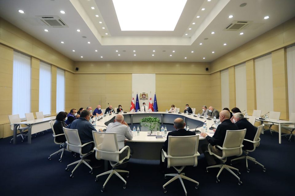 გიორგი გახარიამ კლინიკური მართვისა და რეანიმატოლოგების ჯგუფთან მორიგი შეხვედრა გამართა