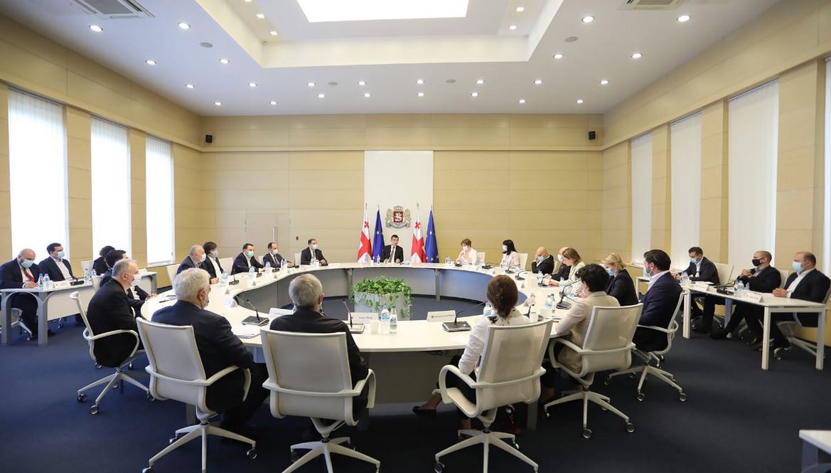 უწყებათაშორისი საბჭოს გადაწყვეტილებით, სავალდებულო კარანტინის წესები დღეიდან იცვლება