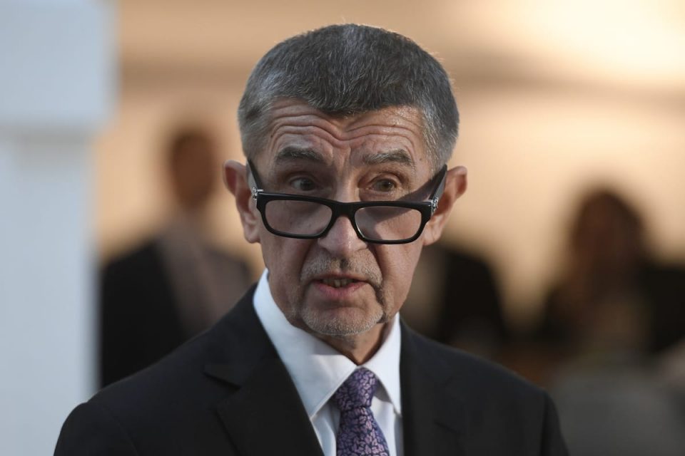 Premiér Andrej Babiš (ANO) vystoupil 4. prosince 2019 v Poslanecké sněmovně v Praze na tiskové konferenci k aktuálnímu vývoji v kauze Čapí hnízdo. Nejvyšší státní zástupce Pavel Zeman téhož dne zrušil usnesení o zastavení trestního stíhání premiéra Babiše a členky společnosti Farma Čapí hnízdo Jany Mayerové. Jejich stíhání v případu údajného dotačního podvodu tedy pokračuje a spis se vrací do Prahy k dozorovému státnímu zástupci. Stíhání Babišových rodinných příslušníků naopak definitivně končí.---Czech Prime Minister Andrej Babis (ANO) would refuse a possible abolition that may be granted to him in the Capi hnizdo suspected fraudulent EU subsidy case by President Milos Zeman, Babis told journalists today, on Wednesday, December 4, 2019. Earlier today, Supreme State Attorney Pavel Zeman cancelled the decision to halt the prosecution of Babis, due to which his prosecution continues, with his file being returned to the supervising state attorney. On the other hand, Pavel Zeman definitively ended the prosecution of Babis's family members. Babis said he had expected the decision. He said he felt relief since the case had no longer related to his family. (CTK Photo/Ondrej Deml)