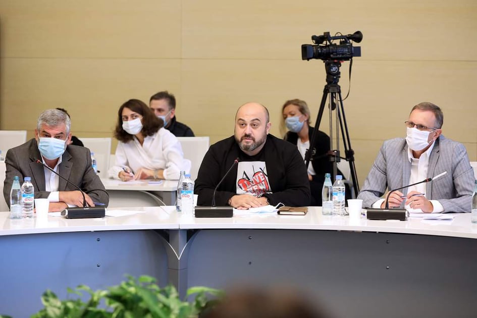 რესტორატორთა ასოციაციის დამფუძნებელი აცხადებს, რომ პრემიერ-მინისტრთან შეხვედრისას რესტორნების 22:00 საათზე დახურვის გადაწყვეტილების გადახედვის პირობა მიიღეს