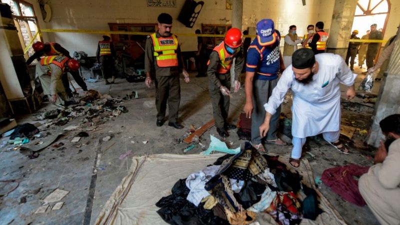 Pakistanda məktəblərdən birində partlayış nəticəsində ən azından yeddi insan həlak oldu
