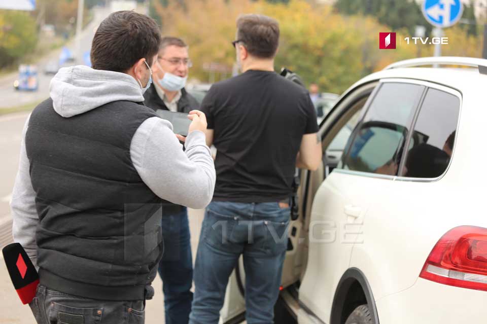 დიმიტრი შაშკინი ბოლნისის ტერიტორიაზე სამხედრო ფორმაში ჩაცმულ პირებთან ერთად, კვლავ იარაღით გადაადგილდება [ფოტო/ვიდეო]