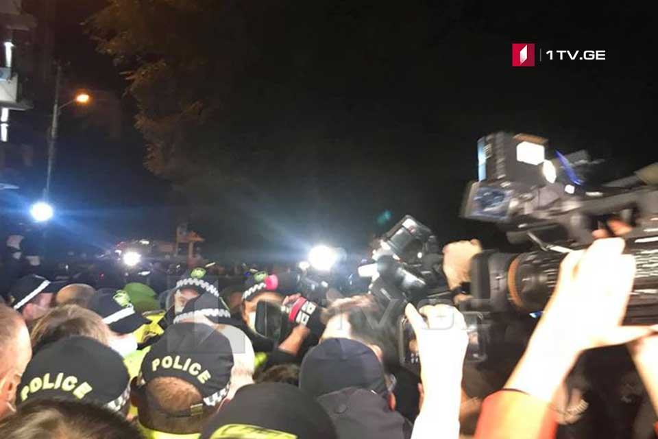 ისნის მეხუთე საარჩევნო ოლქთან დაპირისპირებისას პოლიციამ კიდევ რამდენიმე პირი დააკავა