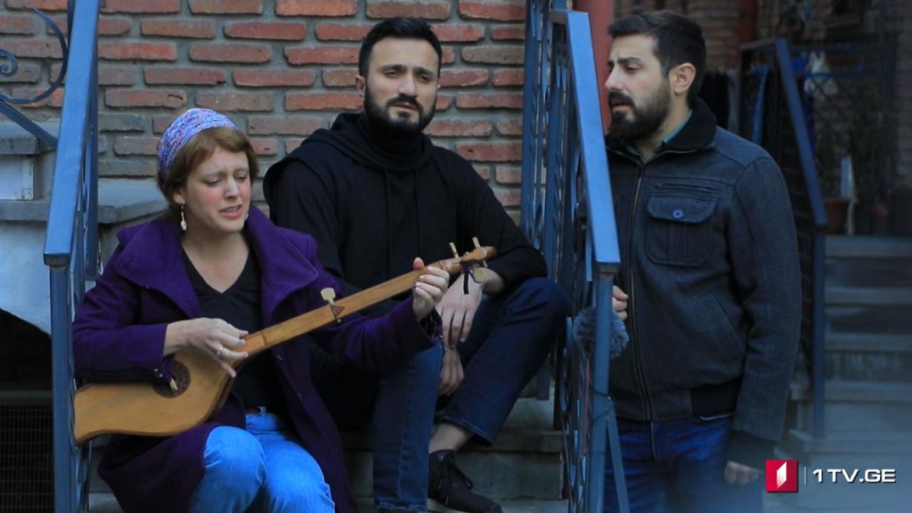 ფრანგი მუსიკოსის მიერ შესრულებული მეგრული სიმღერა – ზოე პერე / ანსამბლი “კიმილია”