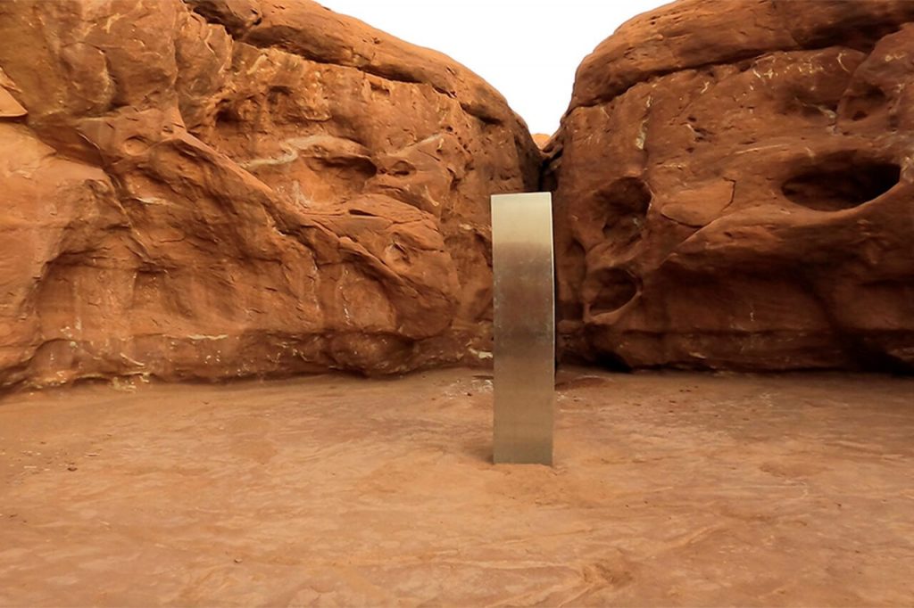 იუტის უდაბნოში აღმოჩენილი ლითონის უცნაური მონოლითი მოულოდნელად გაქრა — #1tvმეცნიერება