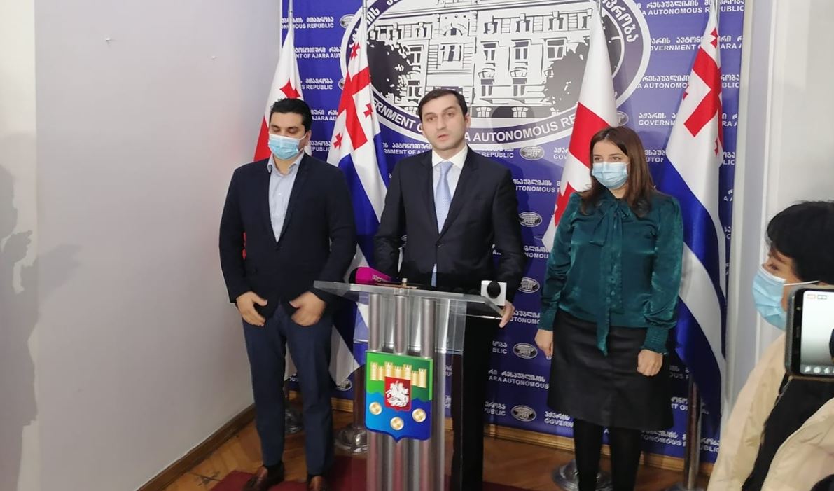 აჭარის უმაღლესი საბჭოს არჩეული დეპუტატები, თორნიკე რიჟვაძე, ჯაბა ფუტკარაძე და თინათინ ზოიძე აჭარის აღმასრულებელ ხელისუფლებაში დარჩებიან