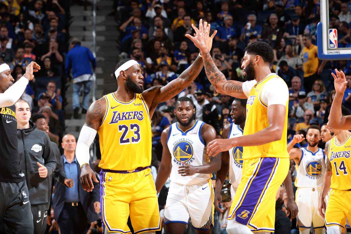 ლებრონ ჯეიმსმა „ლეიკერსთან“ ახალი კონტრაქტი გააფორმა