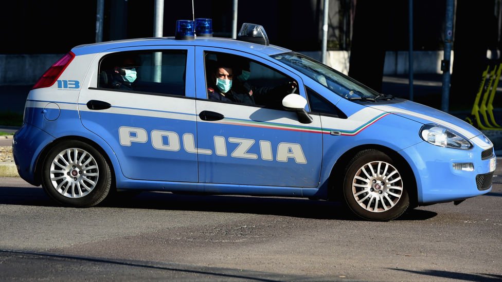 იტალიის პოლიციამ კონტრაბანდული დაჯგუფების წევრობაში ეჭვმიტანილი 19 პირი დააკავა