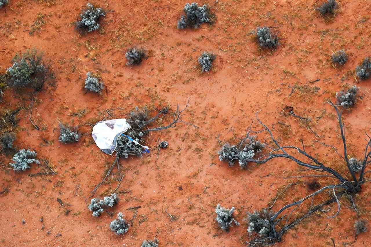 იაპონიის კოსმოსურმა სააგენტომ ასტეროიდის ნიმუშები მიიღო — კაფსულა ავსტრალიის უდაბნოში დაეშვა #1tvმეცნიერება
