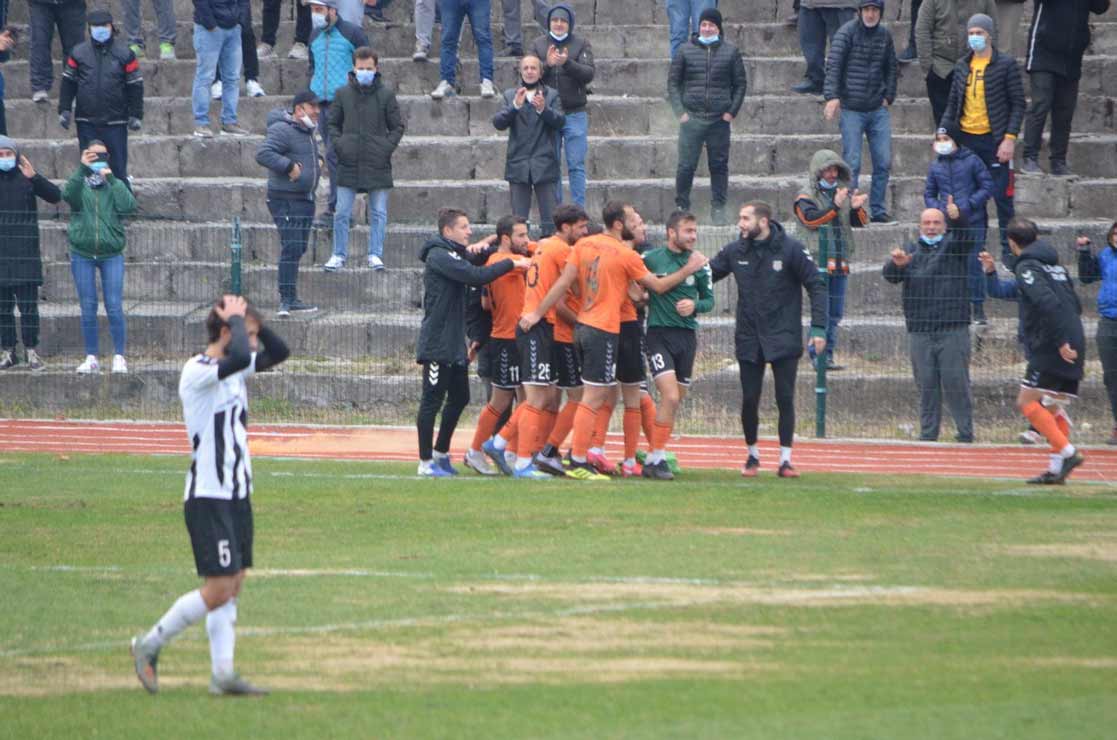 პლეი ოფში „სამგურალი“ და „გაგრა“ ითამაშებენ - „მერანი“ და „ვიტ ჯორჯია“ ადგილის შენარჩუნებას შეეცდებიან