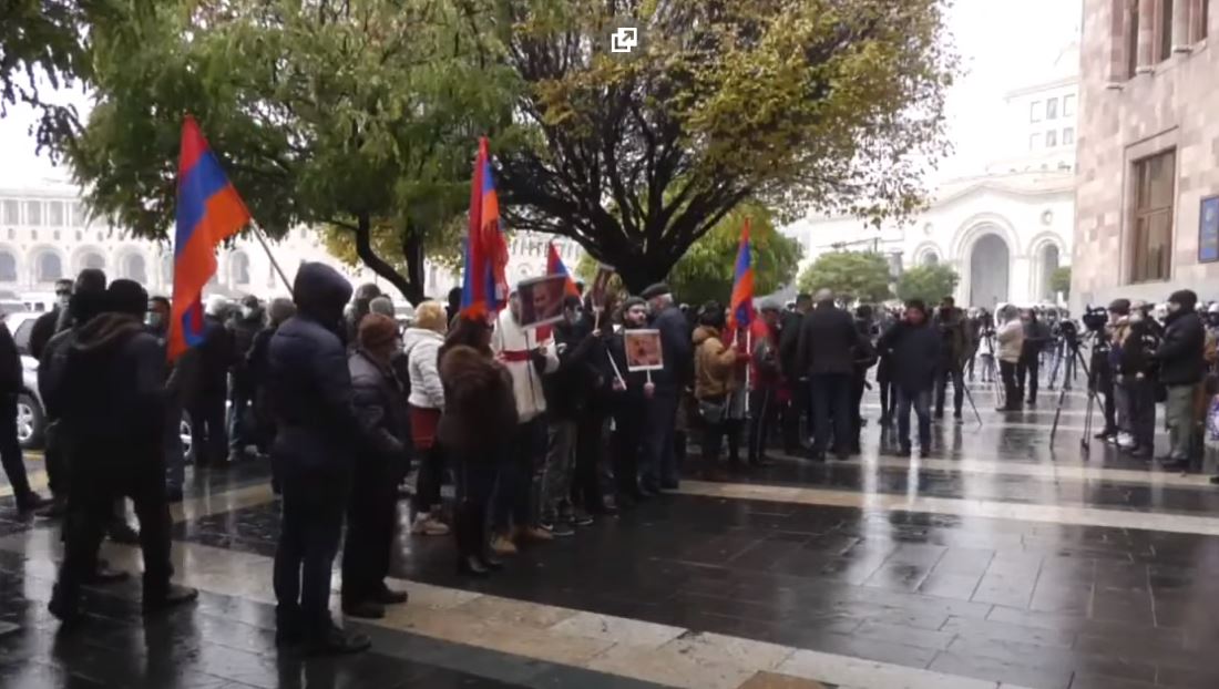 ნიკოლ ფაშინიანის გადადგომის მოთხოვნით, ერევანში საპროტესტო აქცია იმართება