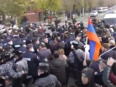 ერევანში, ანტისამთავრობო აქციაზე ორი დემონსტრანტი დაშავდა
