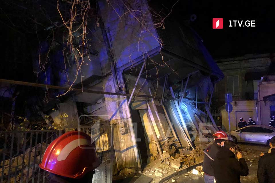 თბილისში, თაბუკაშვილის ქუჩაზე ავარიული შენობა ჩამოინგრა