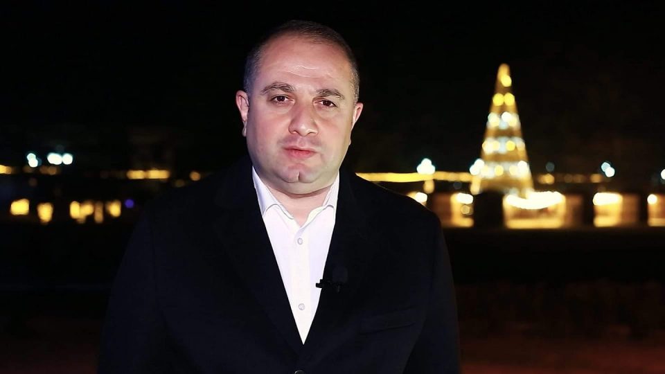 ირაკლი ჩიქოვანი საახალწლო მიმართვაში ექიმებს, პოლიციელებს, ჯარისკაცებს და ყველა იმ ადამიანს, ვინც პანდემიასთან ბრძოლაში ჩართული იყო, მადლობას უხდის