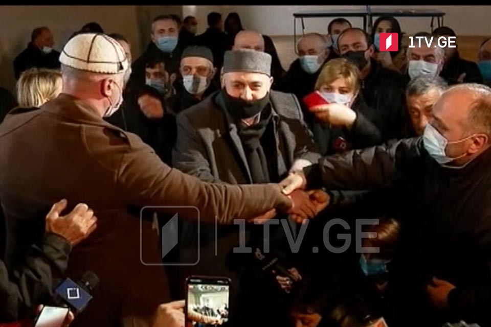 შეთანხმებით დასრულებული შეხვედრა