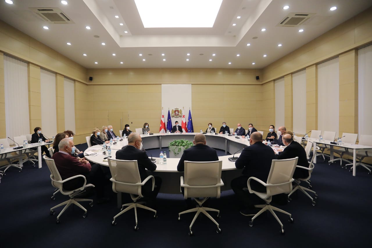 გიორგი გახარიამ სპეციალური კომისიის წევრებთან ვაქცინაციის ეროვნული გეგმა განიხილა