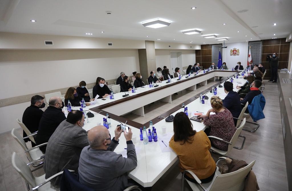შეზღუდვების ეტაპობრივი მოხსნის გეგმაზე ბიზნესის წარმომადგენლებთან შეხვედრა გაიმართა