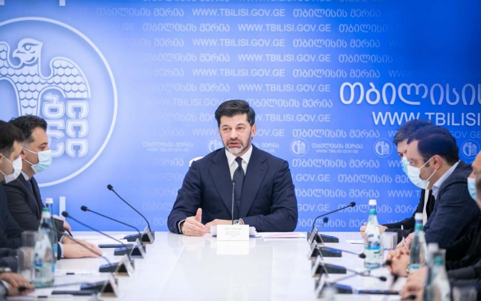 სპორტის სასახლის მიმდებარე ტერიტორიაზე სკვერი მოეწყობა