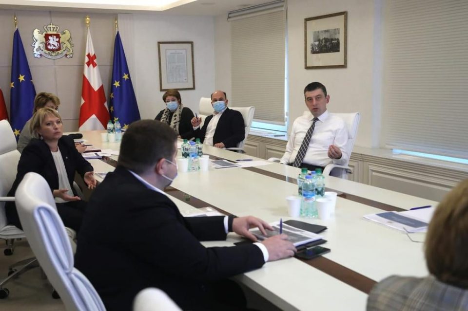 სახელმწიფო საწარმოების რეფორმის ფარგლებში, გიორგი გახარიამ მორიგი შეხვედრა საქართველოს ფოსტის შესახებ გამართა