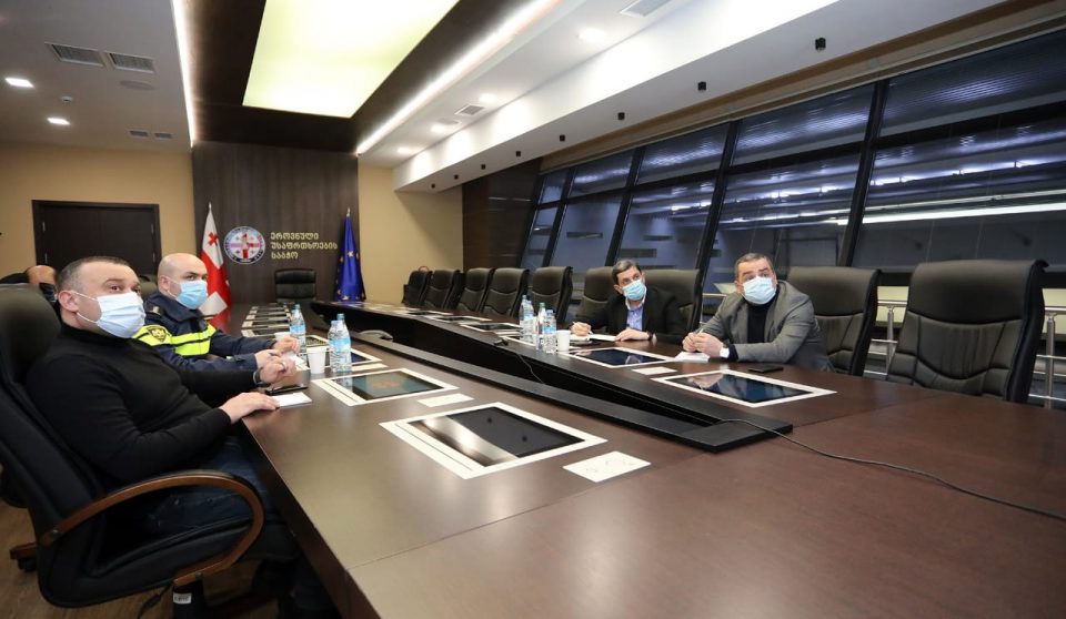 პრემიერის დავალებით, კონსტანტინე ანანიაშვილმა სახელმწიფო რწმუნებულებთან სამუშაო შეხვედრა გამართა