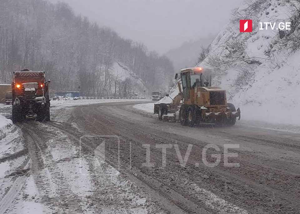 რიკოთის უღელტეხილზე მისაბმელიანი და ნახევრად მისაბმელიანი ტრანსპორტის მოძრაობა კვლავ აკრძალულია