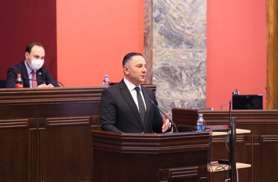 ვახტანგ გომელაური - მნიშვნელოვნად განახლდება პოლიციელების შეიარაღება, რაც წლების განმავლობაში მასშტაბურად არ განხორციელებულა