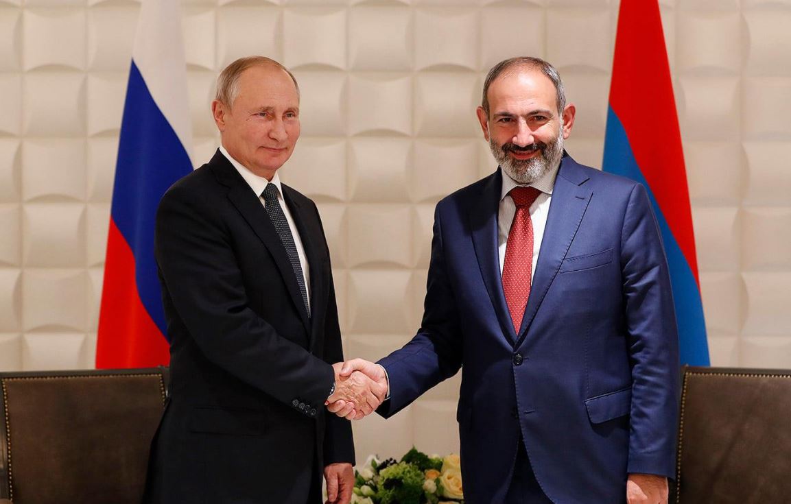 ვლადიმერ პუტინი ნიკოლ ფაშინიანს ტელეფონით ესაუბრა
