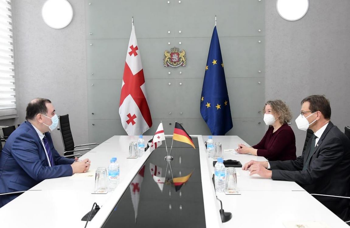 მიხეილ ჩხენკელმა ჰუბერტ ქნირშთან განათლების მიმართულებით სამომავლო თანამშრომლობის გეგმები განიხილა