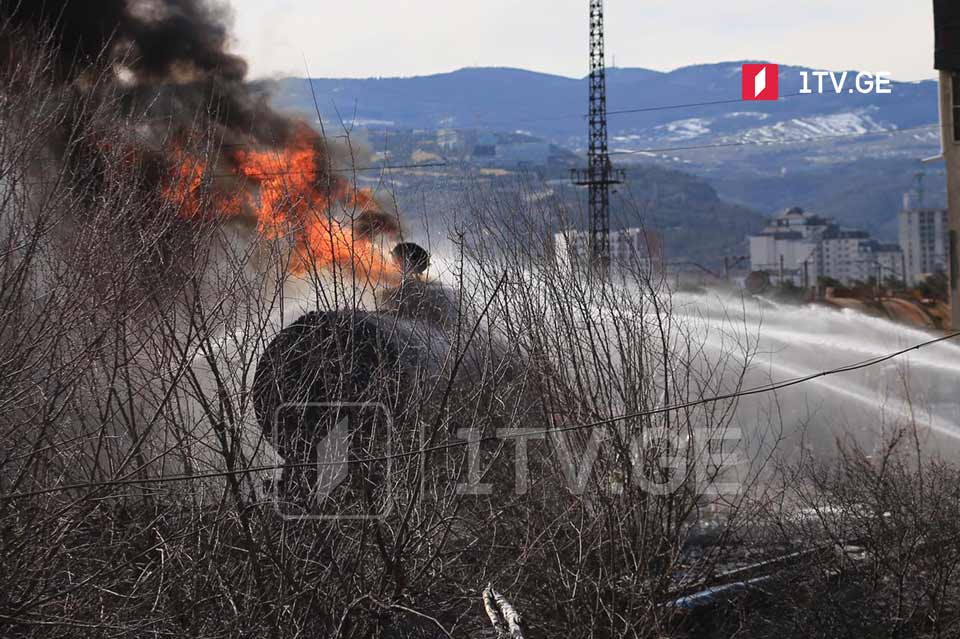 თბილისში, სამგორის რაიონში ხანძარია [ფოტო, ვიდეო]