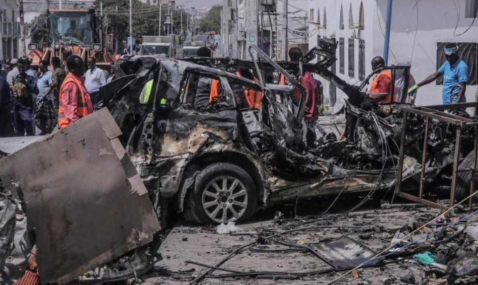 სომალიში დანაღმული ავტომობილის აფეთქების შედეგად 20 ადამიანი დაიღუპა