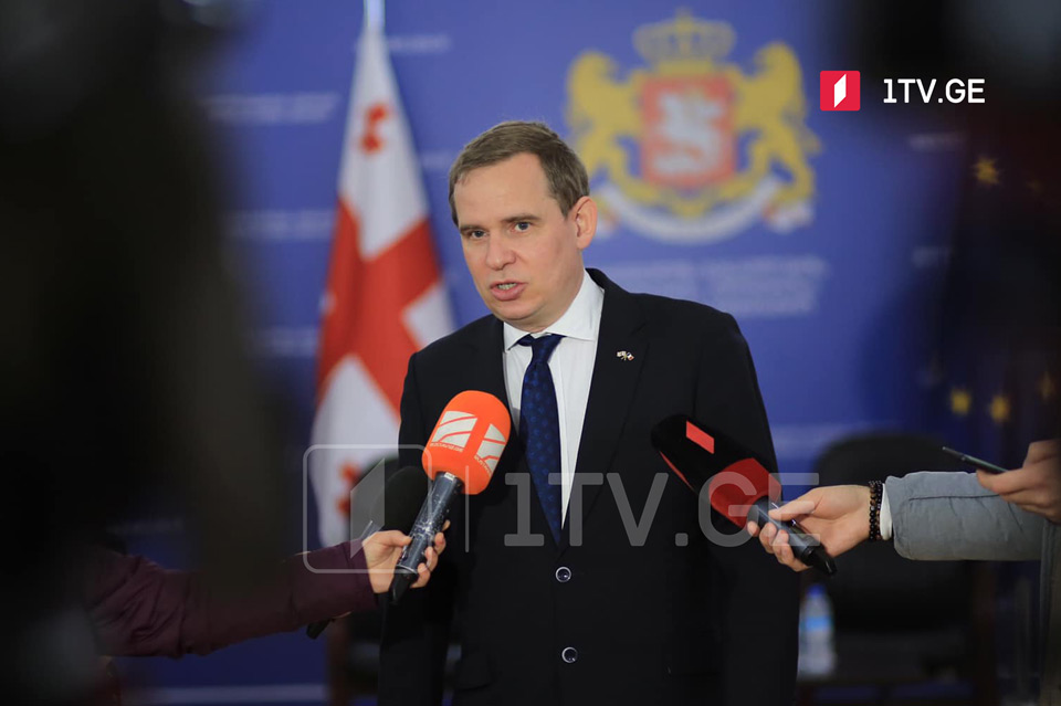 პოლიტიკური დიალოგი და შეთანხმების პერსპექტივა
