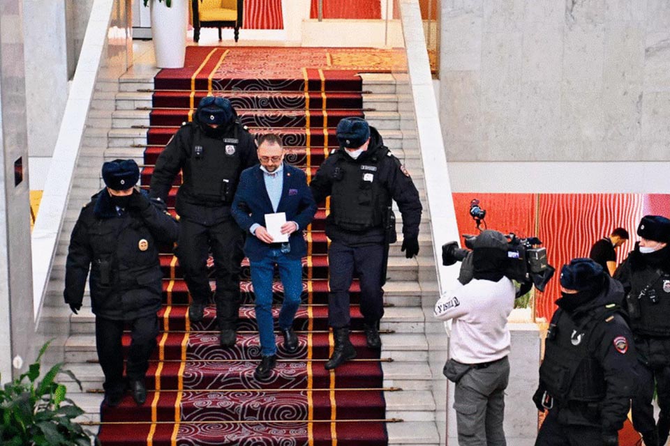 მოსკოვში პოლიციამ ფორუმ „მუნიციპალური რუსეთის“ მონაწილეები დააკავა