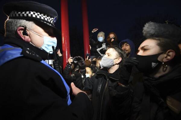 ლონდონში პოლიციასა და აქციის მონაწილეებს შორის შეტაკება მოხდა