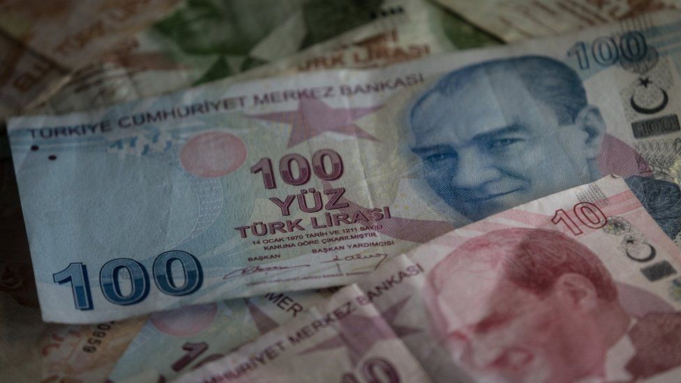 თურქეთის ეროვნული ვალუტა 14 პროცენტით გაუფასურდა