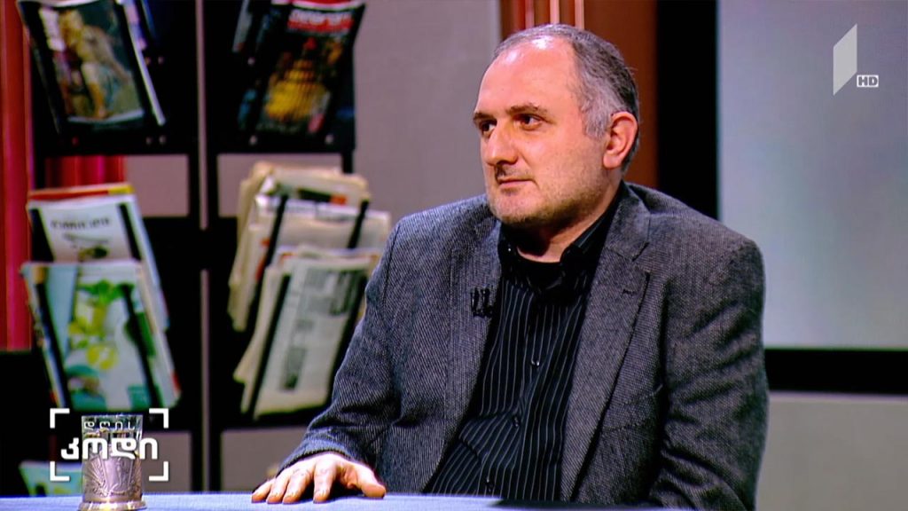 პრემიერა – სპექტაკლის დაბადება – სტუმარი: გიორგი სიხარულიძე, რეჟისორი, თუმანიშვილის სახელობის კინომსახიობთა თეატრის სამხატვრო ხელმძღვანელი