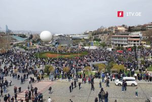 მოქალაქეთა შეკრება ევროპის მოედანზე