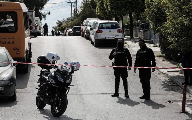 ათენში ცნობილი ბერძენი ჟურნალისტი საკუთარ სახლთან მოკლეს